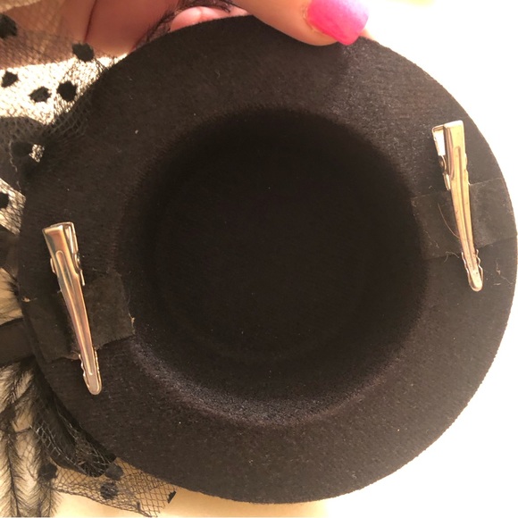 Gothic Vampira Costume - XL - Picture 14 of 16